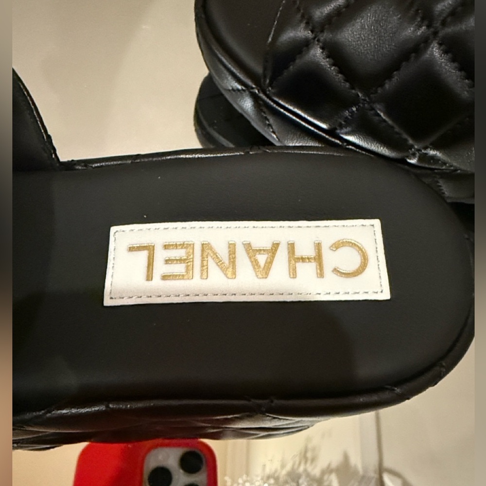 CHANEL Dad sandals Quilted leather CC logo slide 38 - Picture 5 of 17